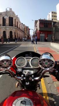 Vendo Moto Lineal Semi Nueva por Viaje