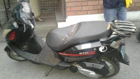 Vendo Scuter Italika 175 Tlf. 951382142