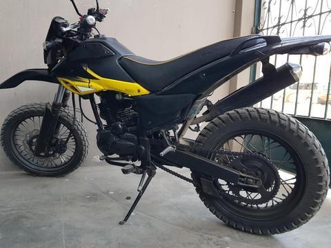 Vendo Moto 1700