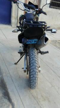 Motocicleta Advance 200