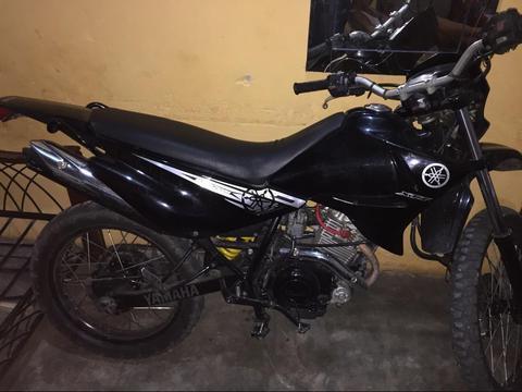 Moto Yamaha Xtz Negra
