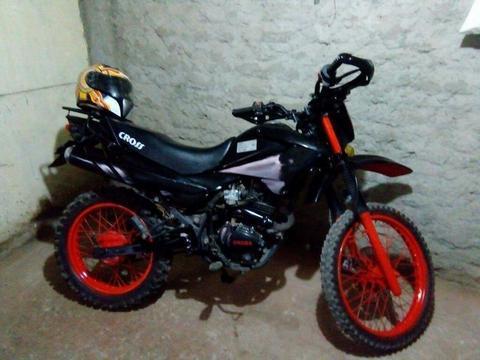 Vendo Moto Croos Motor 200