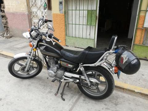 SE VENDE MOTO HONDA