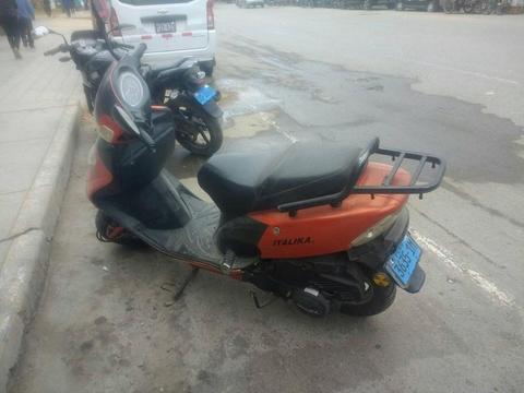 vendo moto italika