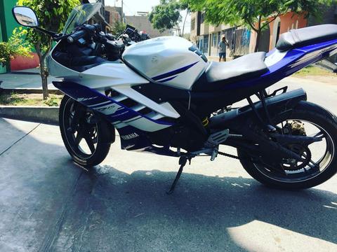 VENDO MOTO YAMAHA R15 año 2015