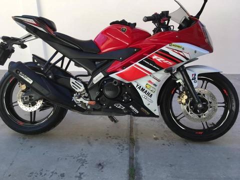 Vendo moto Yamaha YZF R15