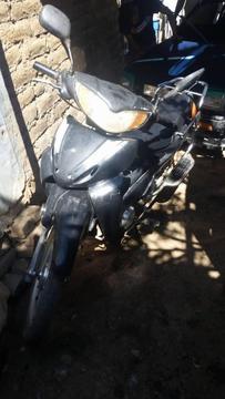 SE VENDE MOTO