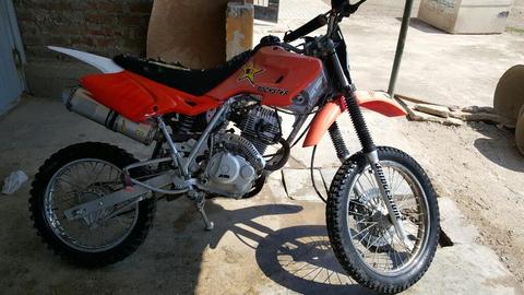 Vendo Moto Kross 200 Reparada