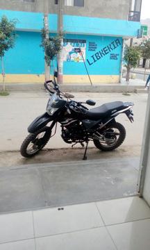 por Urgencia Vendo Moto Linial