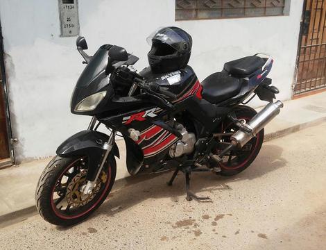 MOTO MUY BUEN ESTADO