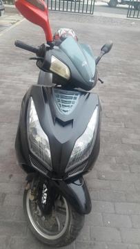Vendo Mi Moto Scooter Um 150 Soat 1 Año
