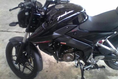 Pulsar 150 NS version Naked Spord