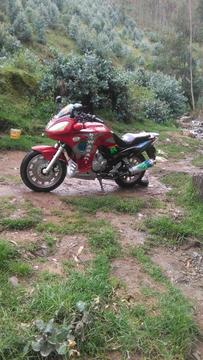 Vendo Mi Linda Moto Deportiva Motor 200