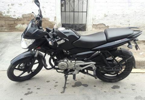 MOTO PULSAR 135NS COLOR NEGRO