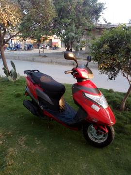 Vendo moto Italika llamar 976690005 precio atratar