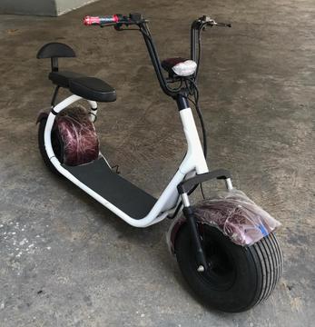 Moto Scooter Eléctrico Fat Wheels no necesita soat, ni placa, ni brevete