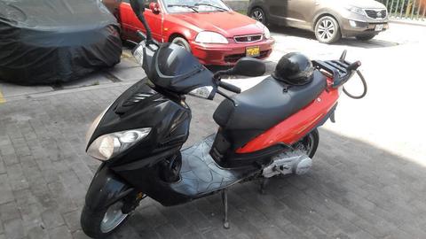 Vendo Mi Moto Scooter 150 con Soat Febre