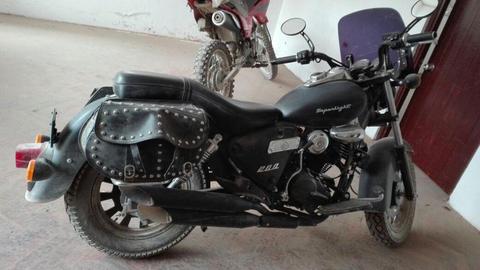 Moto keewey superligth 200 color negro mate