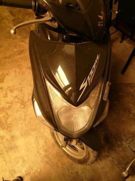 Vendo Moto Scuter Sport Negro 2016