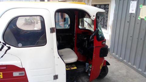 Moto BAJAJ roja año 2014, todo ok cell.965267603