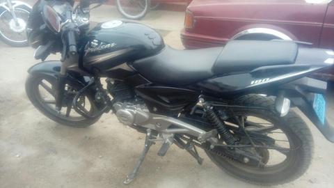 Vendo Moto Pulsar 180