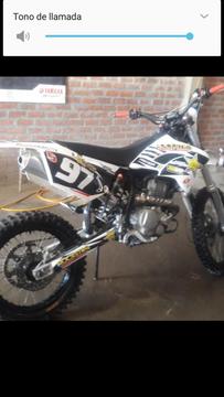 Moto 250cc marca cross numero cel 959118657