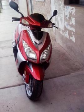 se vende moto italika casi nueva