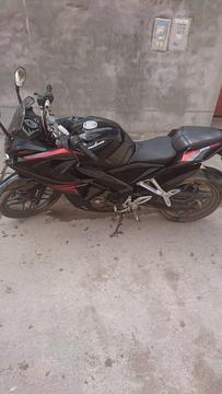 Vendo Moto Linial Pulsar RS 200