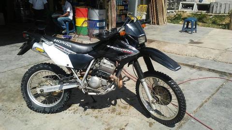 Moto Honda Tornado 250