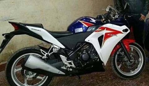 Moto Honda Cbr 250 Tricolor con Abs