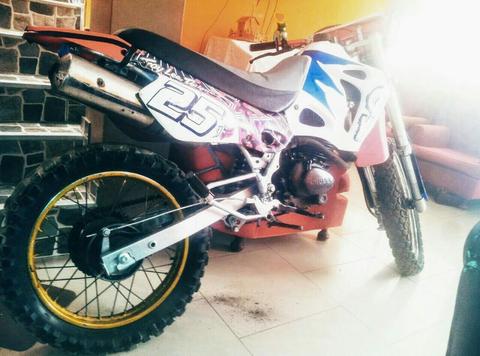 Moto por Bulldog Inglés Llamar 962612316
