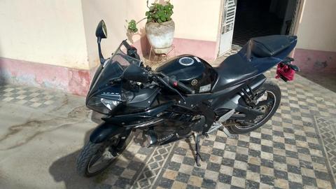 Moto lineal, modelo R15, marca YAMAHA, año 2013, SOAT vigente