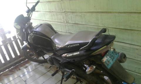 Se Vende Una Moto Honda Cbd150