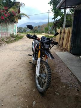 Vendo Moto Lifan 250