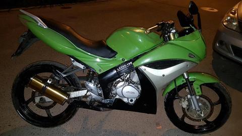 Moto 200cc