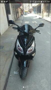 Moto Italika 175 Negra