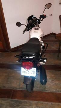 Vendo Moto Akt. 150 . Modelo