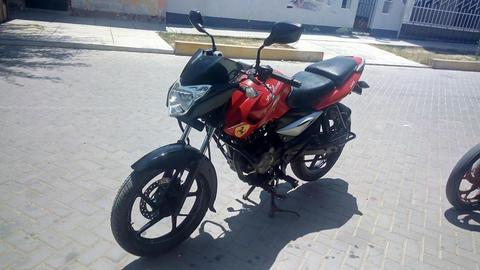 MOTO VELOZ Y CON MUCHO ESTILO