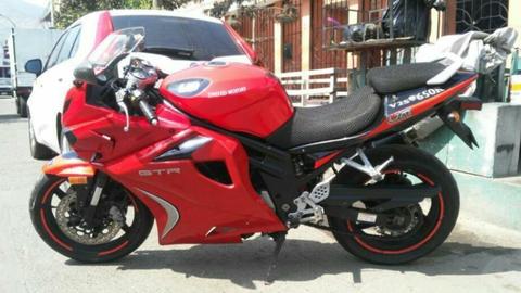 Vendo Cambio Moto Deportiva 650cc