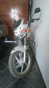 Vendo Moto Honda Storm 125