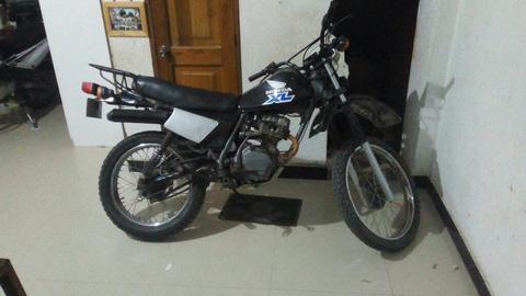 Moto Xl185