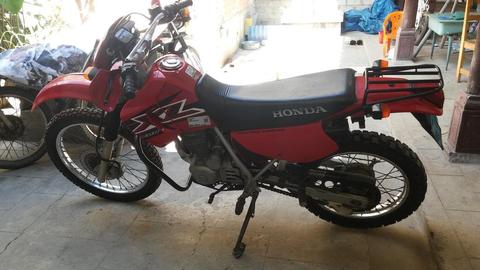 Vendo moto Honda xl 200 año 2012 llamar al 981 65 54 36