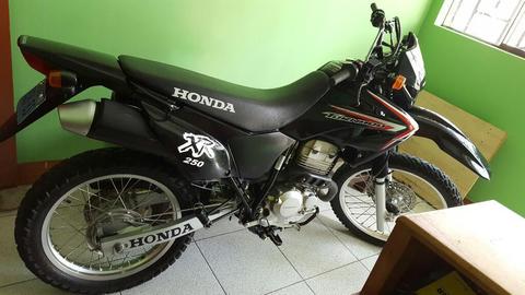 Aca Chiclayowork Honda Xr 250 2016..!!!