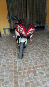 Vendo Yamaha R15 Blancaroja