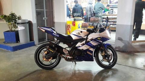 Moto Yamaha R15