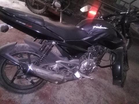 Moto Pulsar 135 Negro