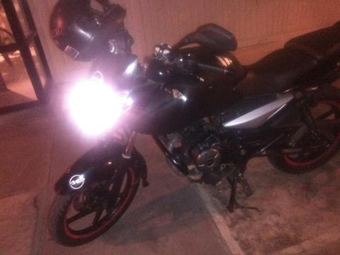 vendo moto pulsar 135 negra