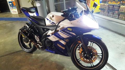 Moto Yamaha R15