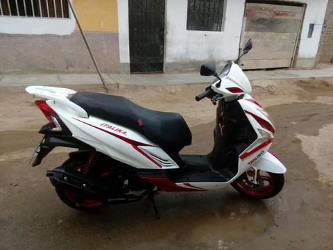 Moto Italika Trom 150