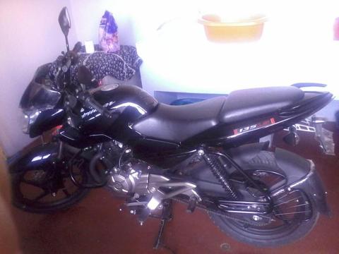 VENDO MOTO PULSAR 135